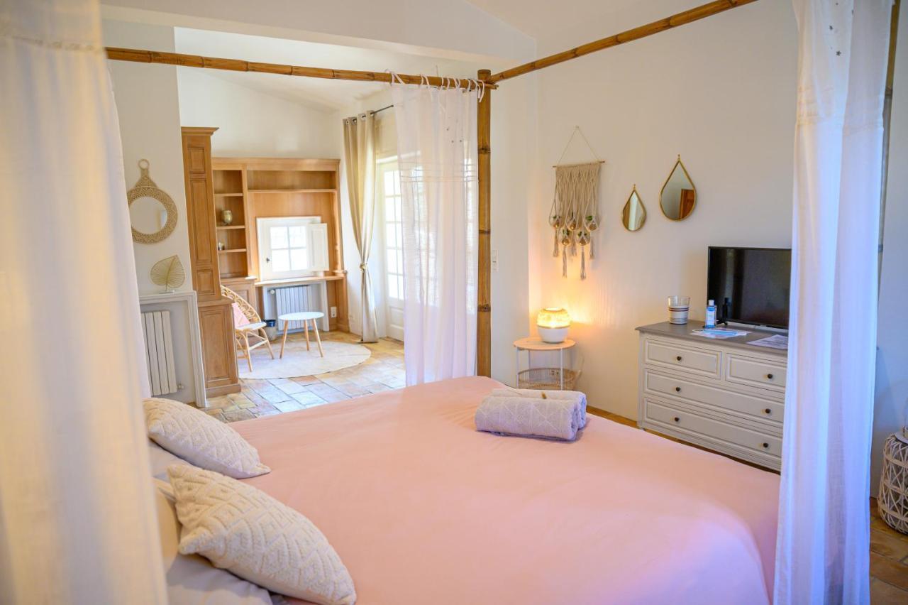 Bed and Breakfast Le Mas De La Source Мужен Экстерьер фото
